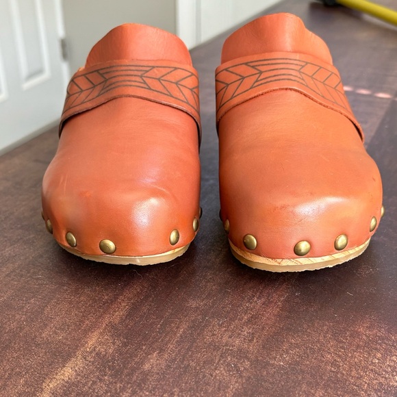 Free People Chloe Leather Clogs - Picture 8 of 13